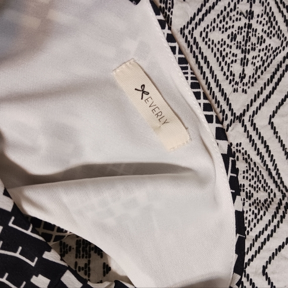 EUC High neck Sleeveless Skater Dress - Picture 6 of 7